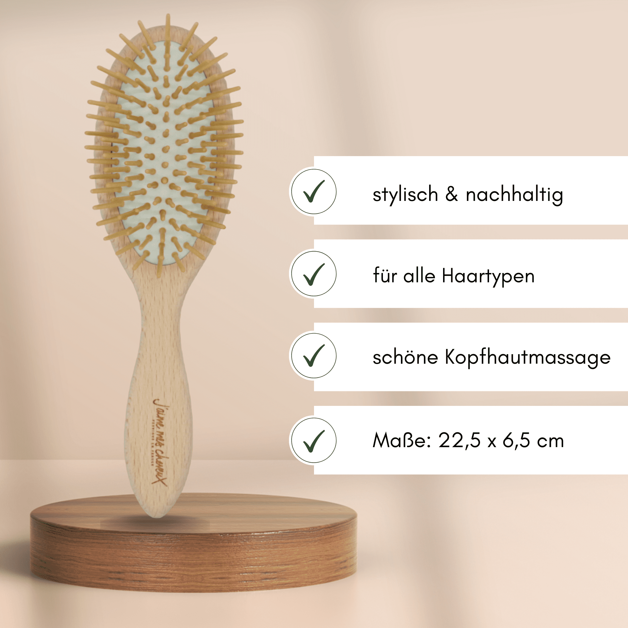 Natürliche Haarbürste mit Holzborsten mit nützlichen Informationen